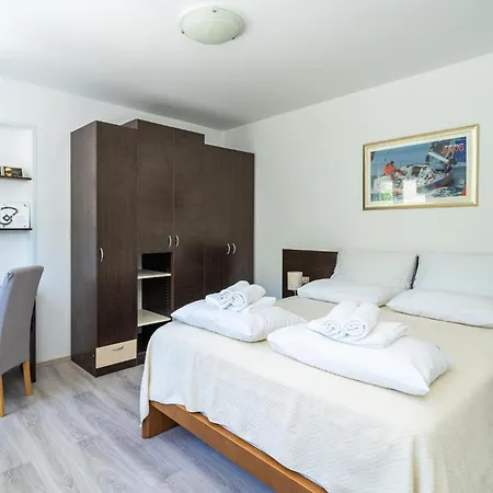 Amazing In Mokosica With Wifi Mokošica