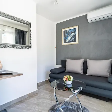 Amazing In Mokosica With Wifi * Mokošica