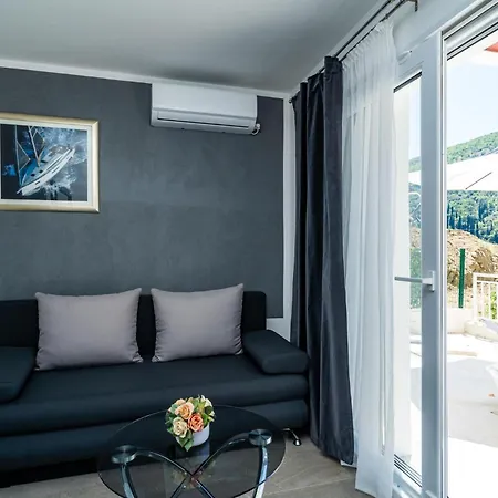 Amazing In Mokosica With Wifi *