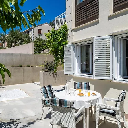 1 Bedroom In شقة Mokošica