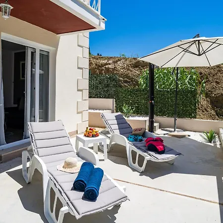 Amazing In Mokosica With Wifi Apartament